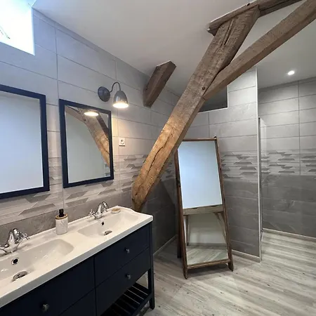 Holiday home Charmant Gite Renove Avec Jardin Et Jeux Pour Enfants - Fr-1-489-546 Rocles (Allier)